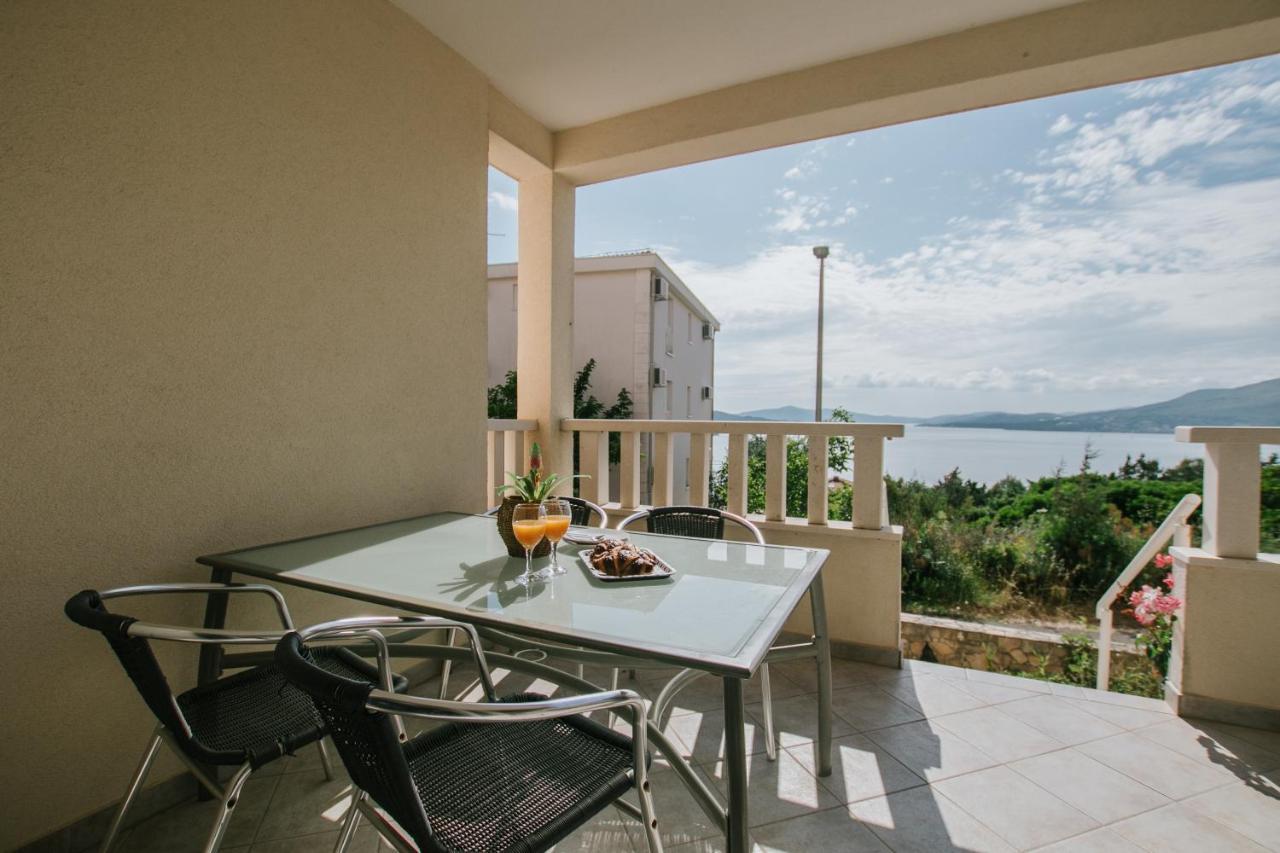 Apartman Sunny Apartment Trogir Exterior photo
